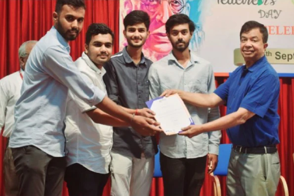 ITCube's MD, Anil Rajadhyaksha Honors Students at SGBIT Belagavi College